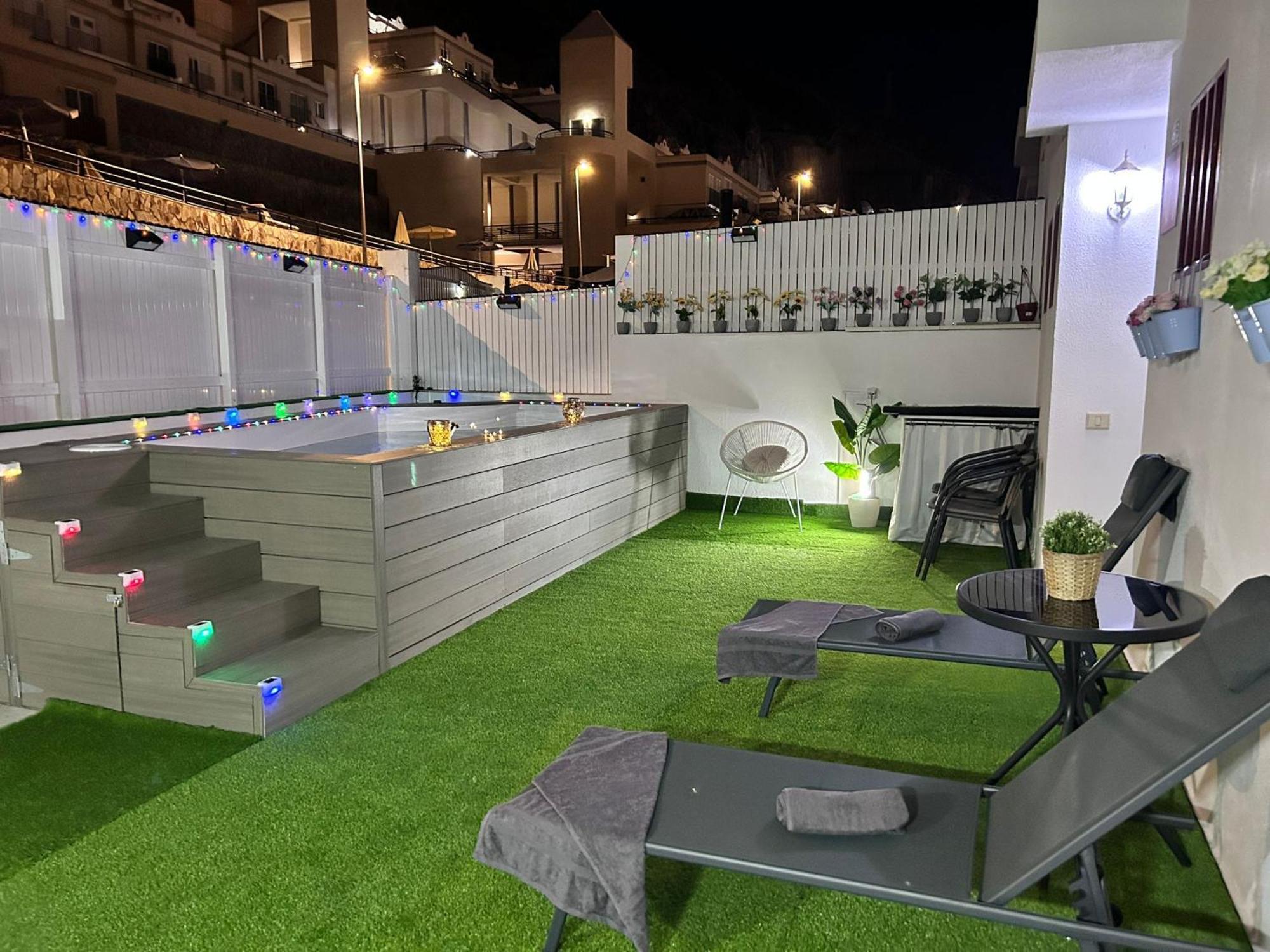 Big Villa Puerto Rico Streetfront With Private Saltwater Jacuzzi Pool, Bbq, Kitchen & 3 Terraces Near Shopping Center Exteriér fotografie